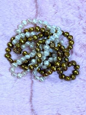 Elegant Gold Pearl Necklace